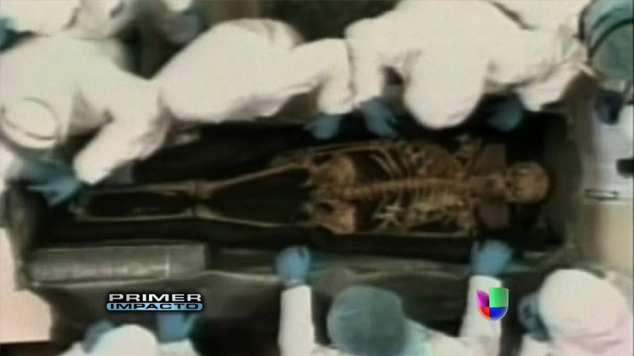 donde reposan los restos de simon bolivar