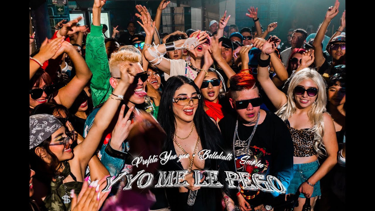 ella se pego y me decia asi