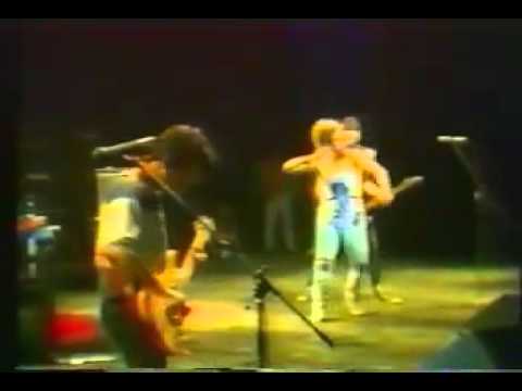 era un hombre y ahora es poli