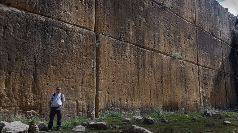 tres piedras hacen una pared historias de la arqueología