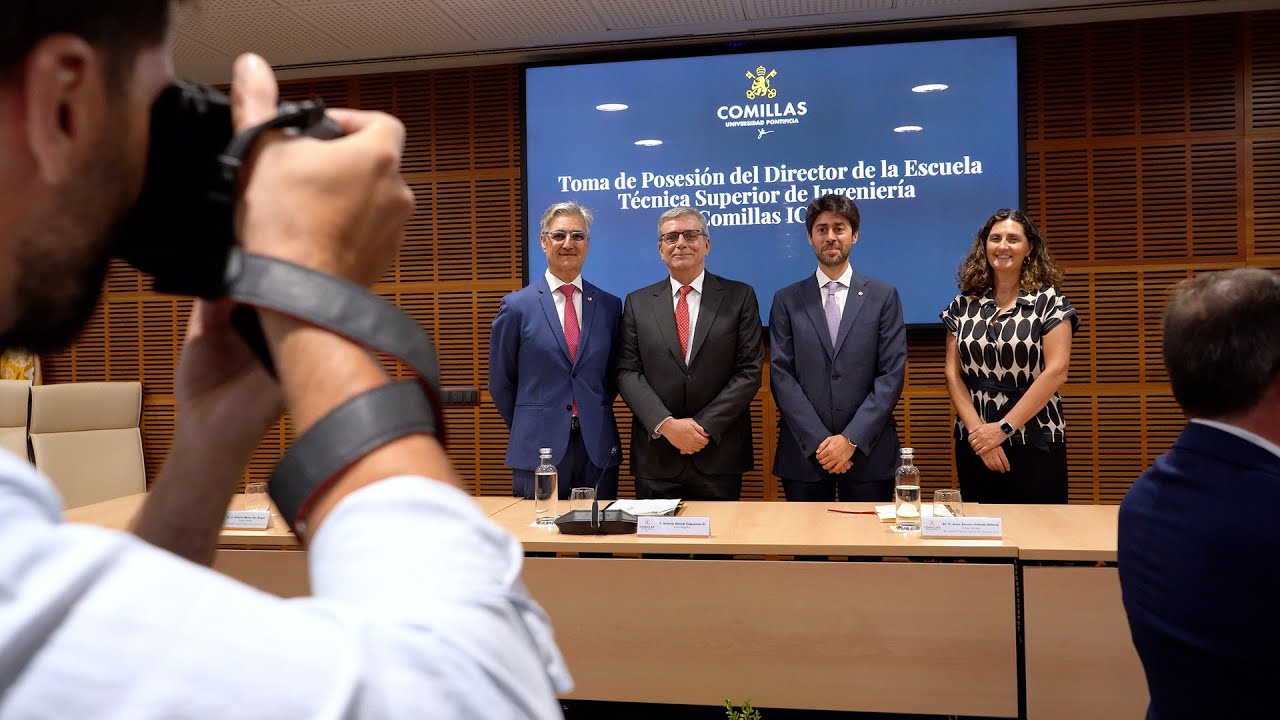 universidad pontificia de comillas publica o privada