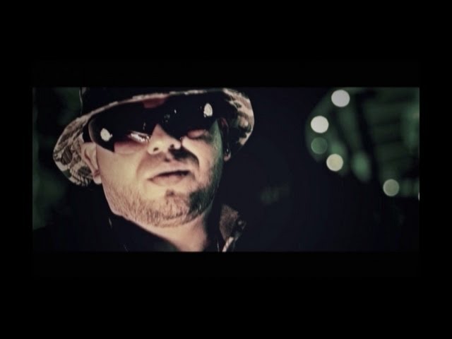 y si me ves caminando por ahi